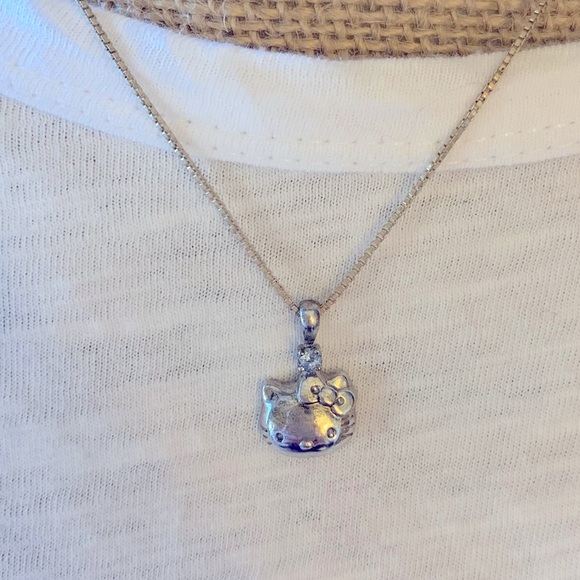 Hello kitty sterling silver necklace with gemstone